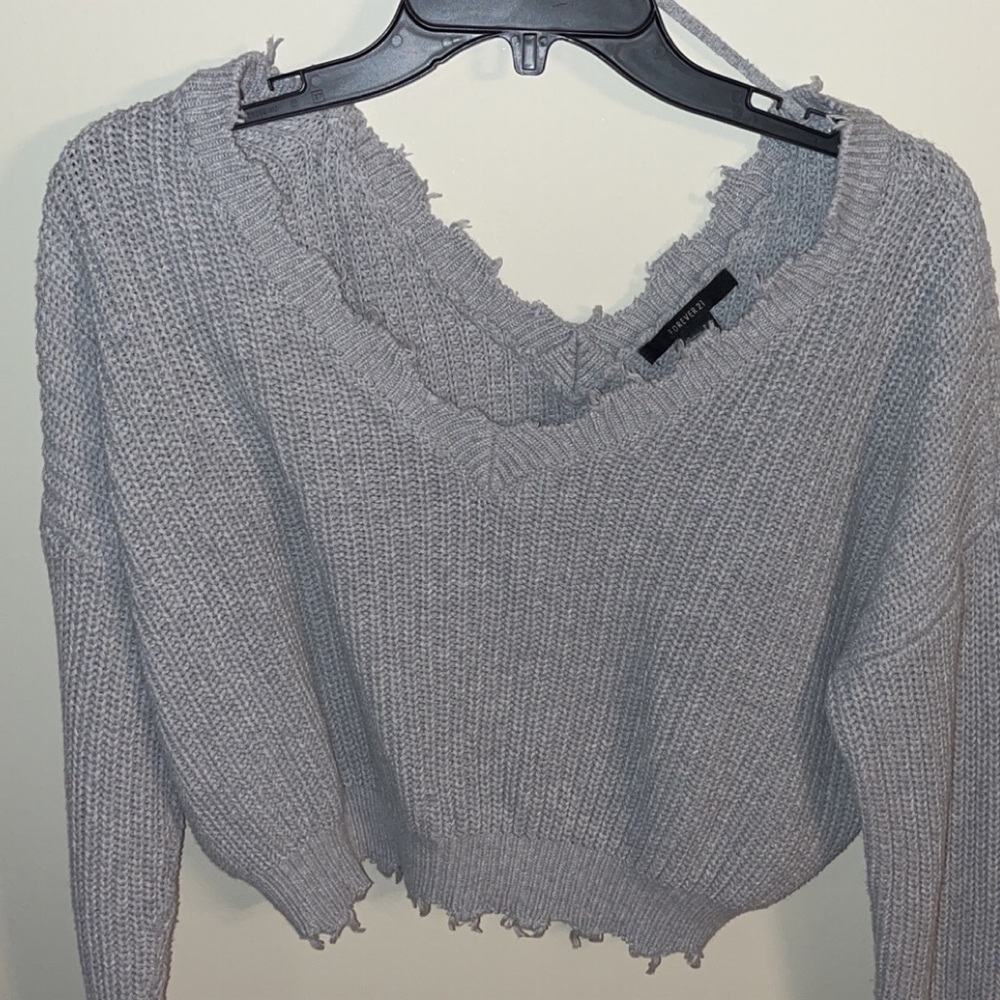 Cropped gray fringe sweater. Vneck.